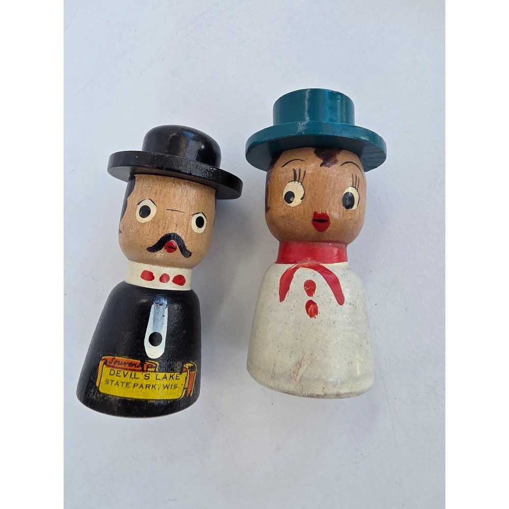Vintage Devils Lake State Park WI Wooden Salt Pepper Shakers Souvenir Peg Dolls - Picture 3 of 6